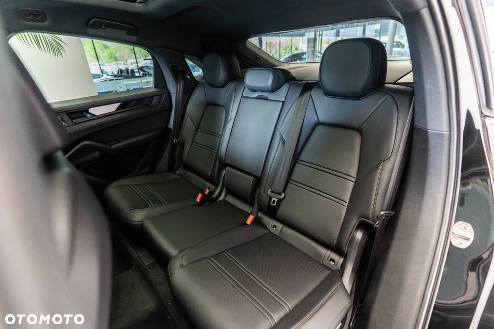 Porsche Cayenne E-Hybrid PHEV Black Edition - 14