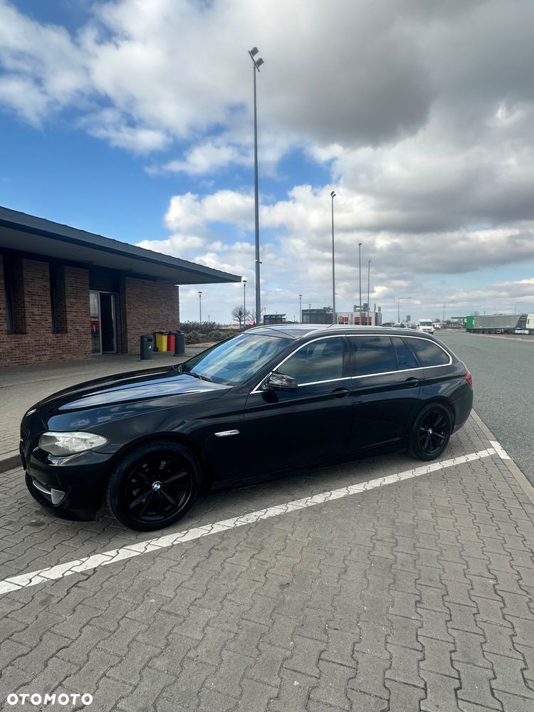 BMW Seria 5 520d Luxury Line - 11