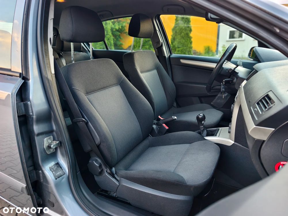 Opel Astra 1.6 Essentia - 18