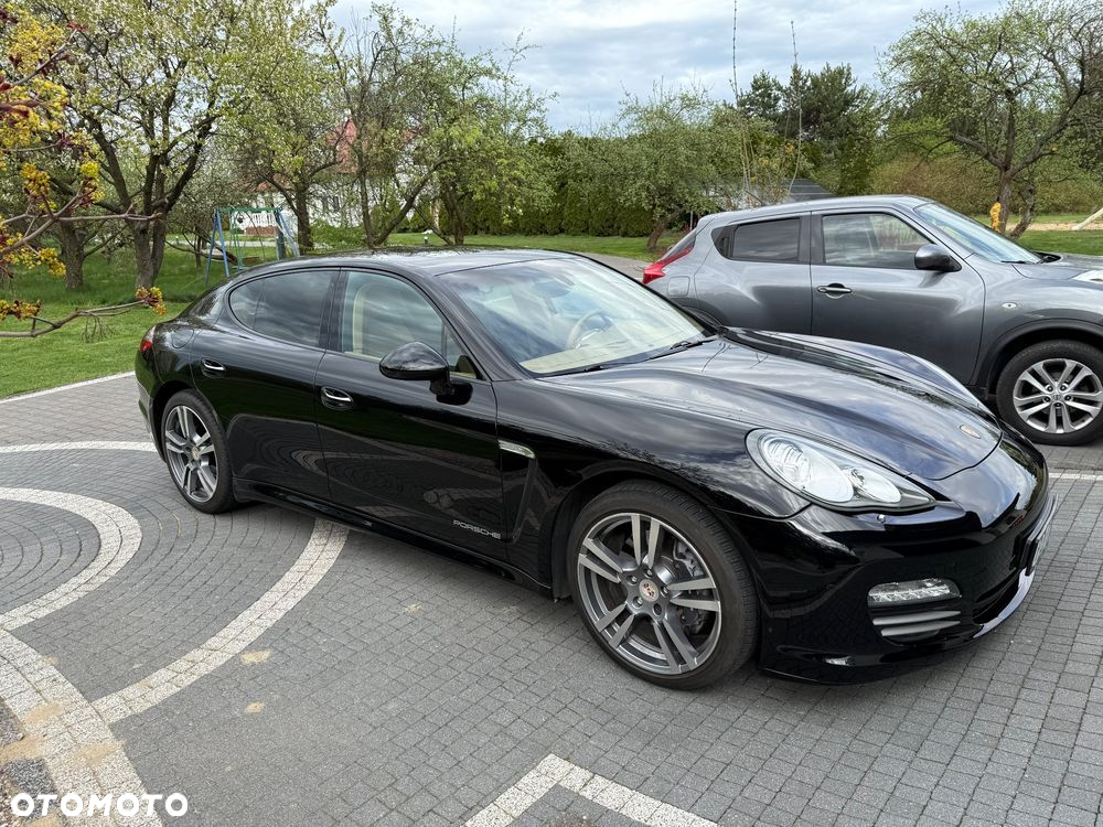 Porsche Panamera 4 PDK Platinum Edition - 12