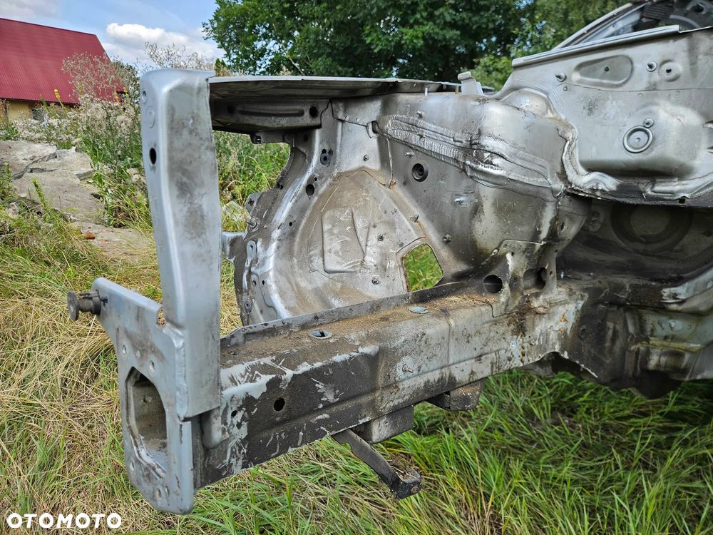 Błotnik Ćwiartka LY7W Poszycie Słupek Próg Podłużnica Dach Audi A6 C6 Sedan - 11