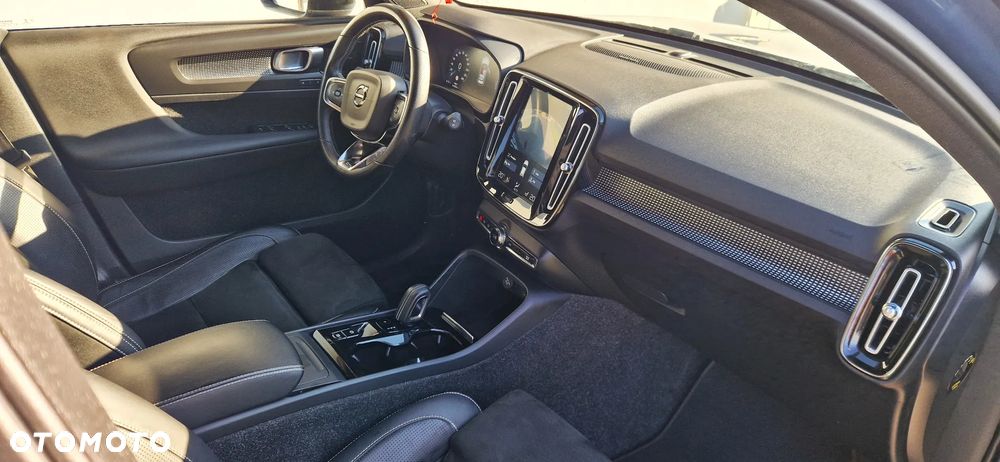 Volvo XC 40 D4 AWD Geartronic R-Design - 31
