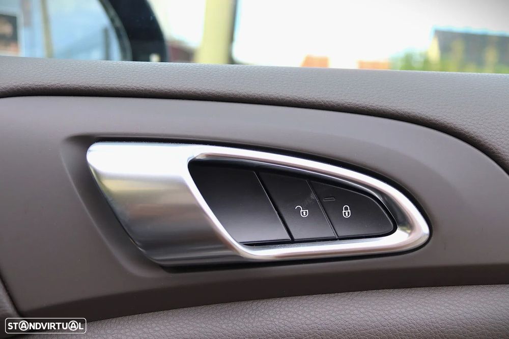 Porsche Cayenne S E-Hybrid - 32