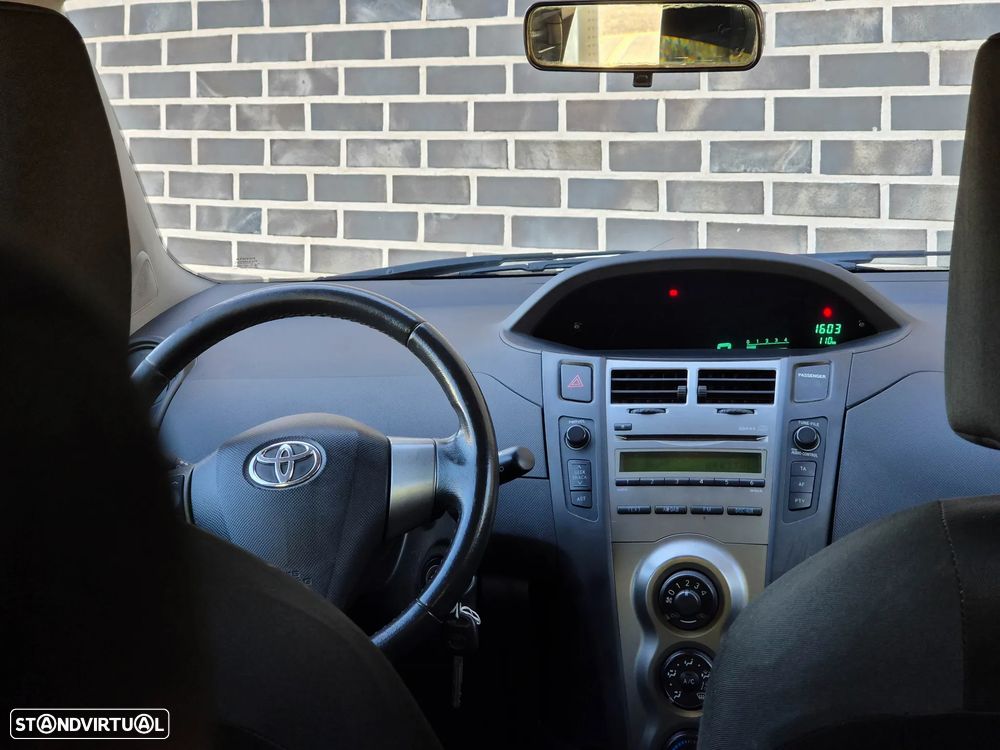 Toyota Yaris 1.0 VVT-i Sol+AC - 6