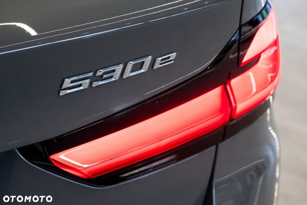 BMW Seria 5 530e xDrive - 40