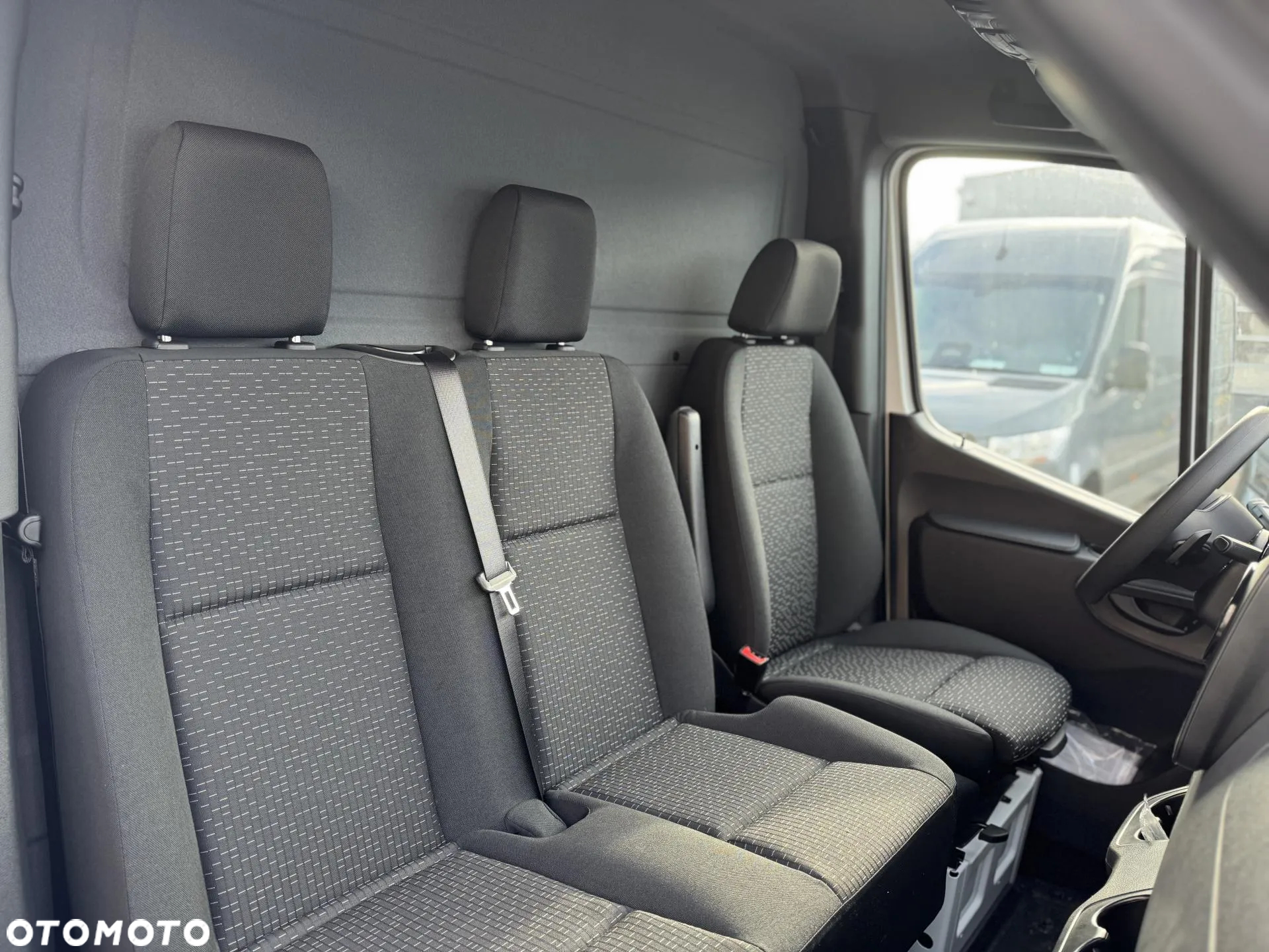 Mercedes-Benz Sprinter - 10