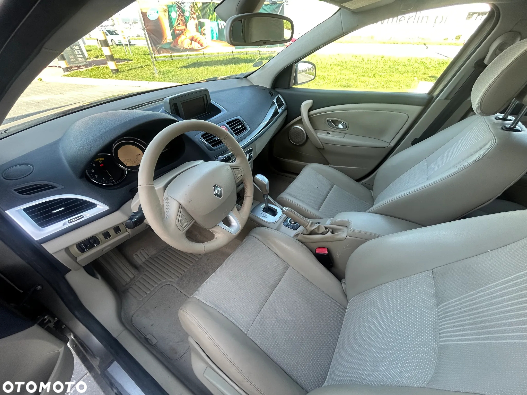 Renault Megane 1.5 dCi Limited EDC EU6 - 9