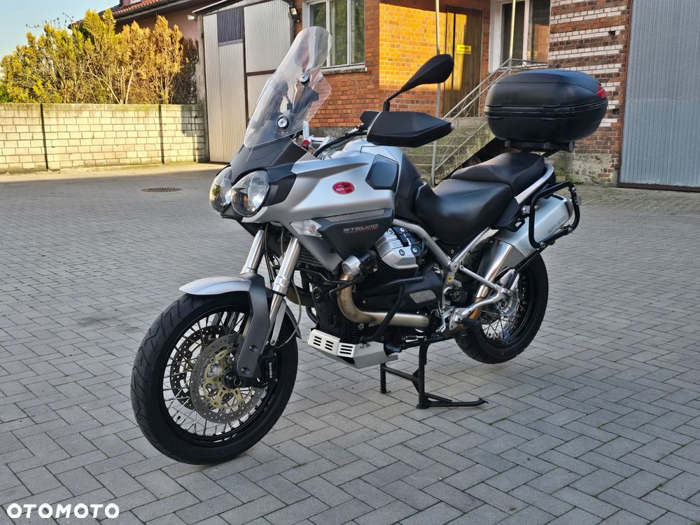 Moto Guzzi Stelvio - 2