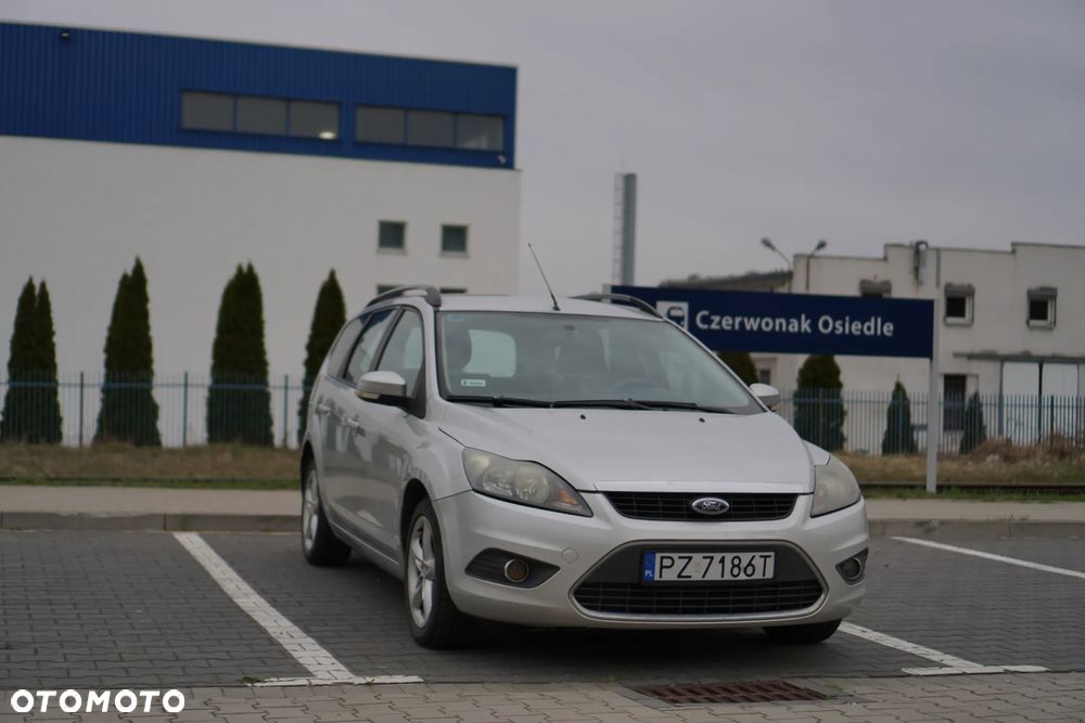 Ford Focus 1.6 TDCi DPF Ambiente - 9