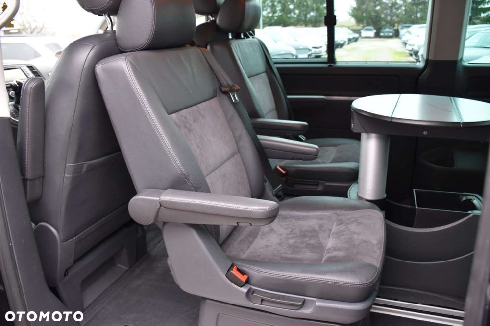 Volkswagen Multivan - 10