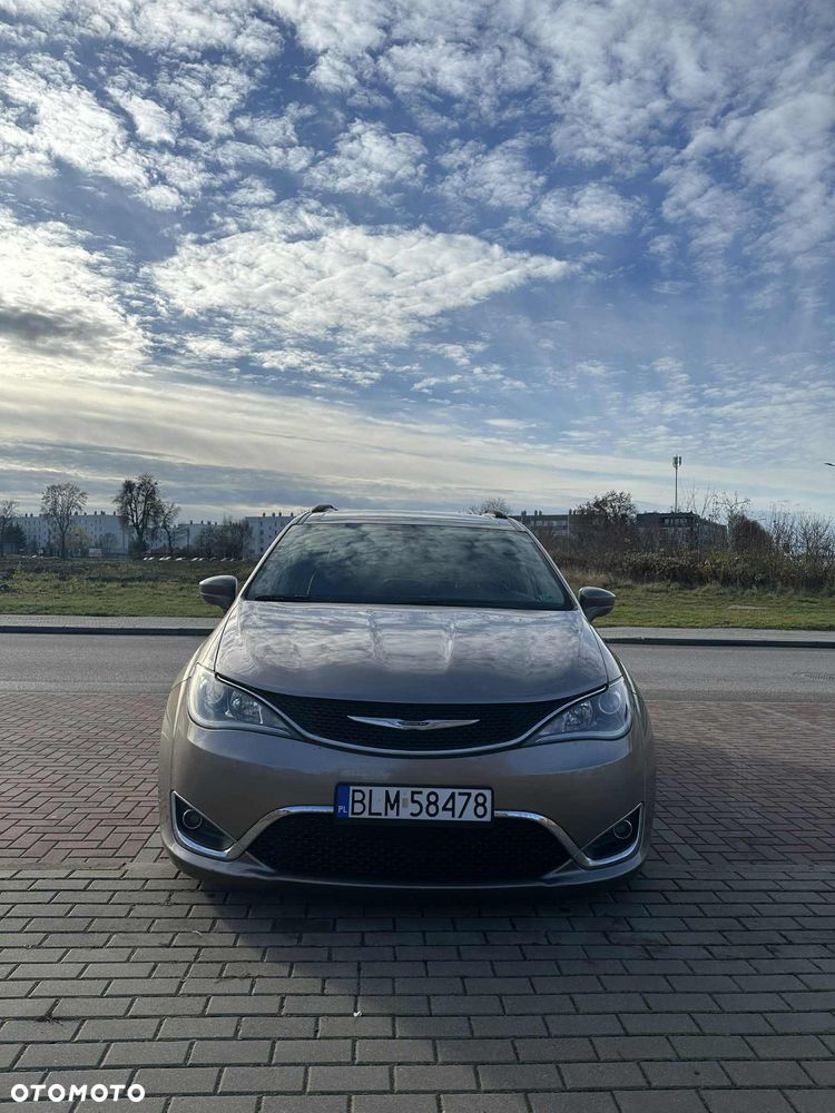 Chrysler Pacifica - 3