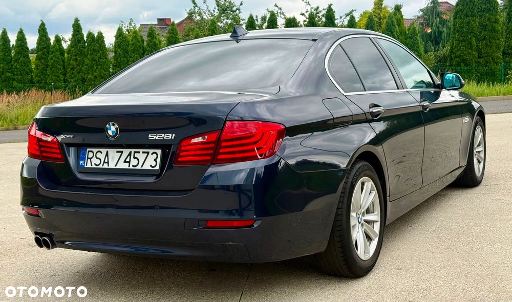 BMW Seria 5 528i xDrive Sport-Aut Luxury Line - 12