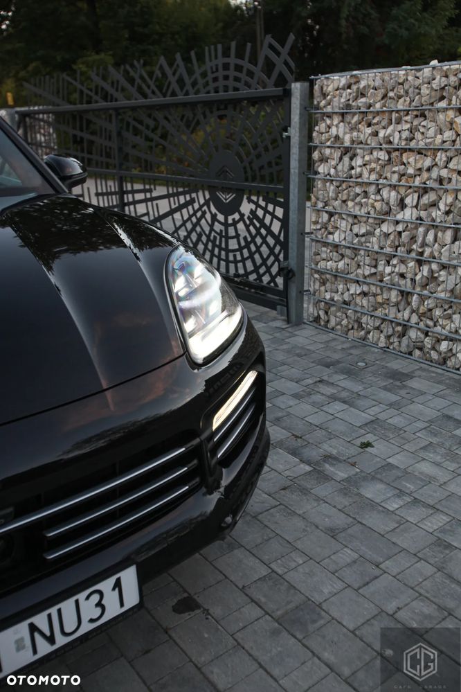 Porsche Cayenne - 36