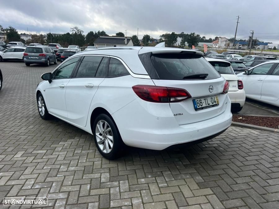 Opel Astra Caravan - 3