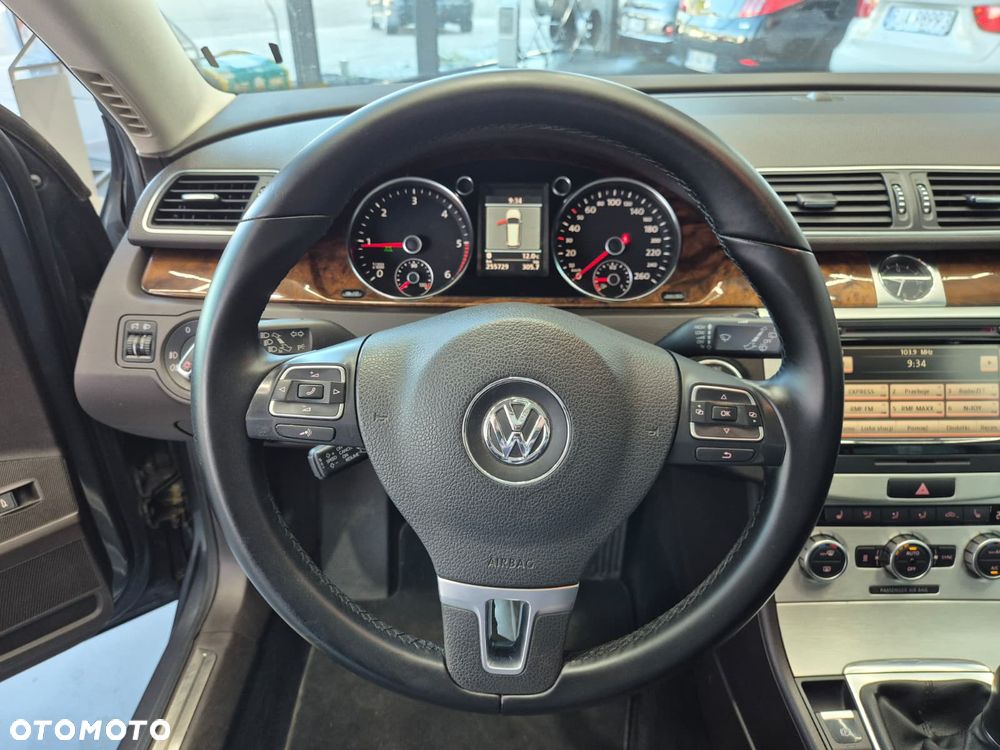 Volkswagen Passat 2.0 TDI BlueMotion Technology Highline - 21