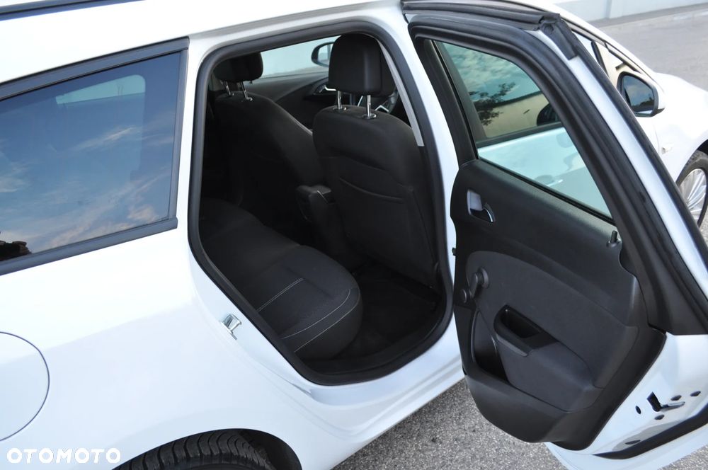 Opel Astra 1.4 Turbo Exklusiv - 17