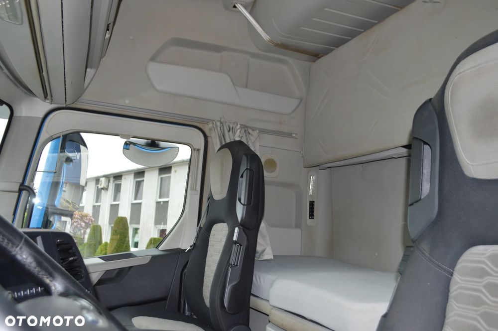Ford F-MAX - 13