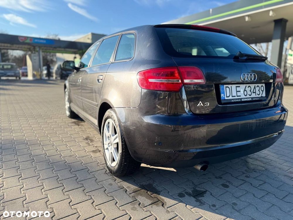 Audi A3 Sportback 1.6 TDI DPF Ambiente - 5