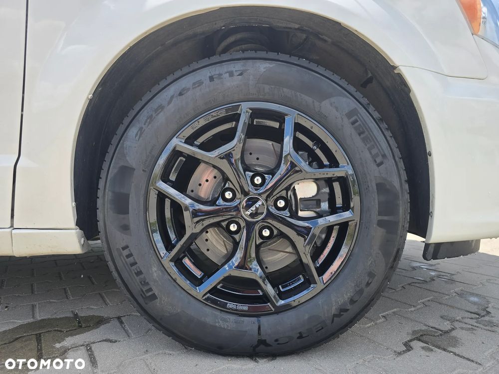 Chrysler Town & Country 3.6 Limited - 12