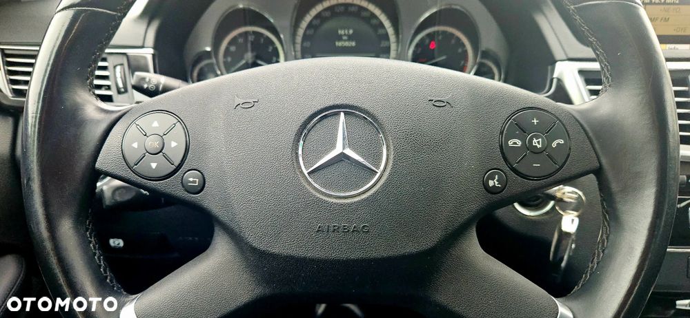 Mercedes-Benz Klasa E 200 CGI BlueEFFICIENCY 7G-TRONIC Avantgarde - 34