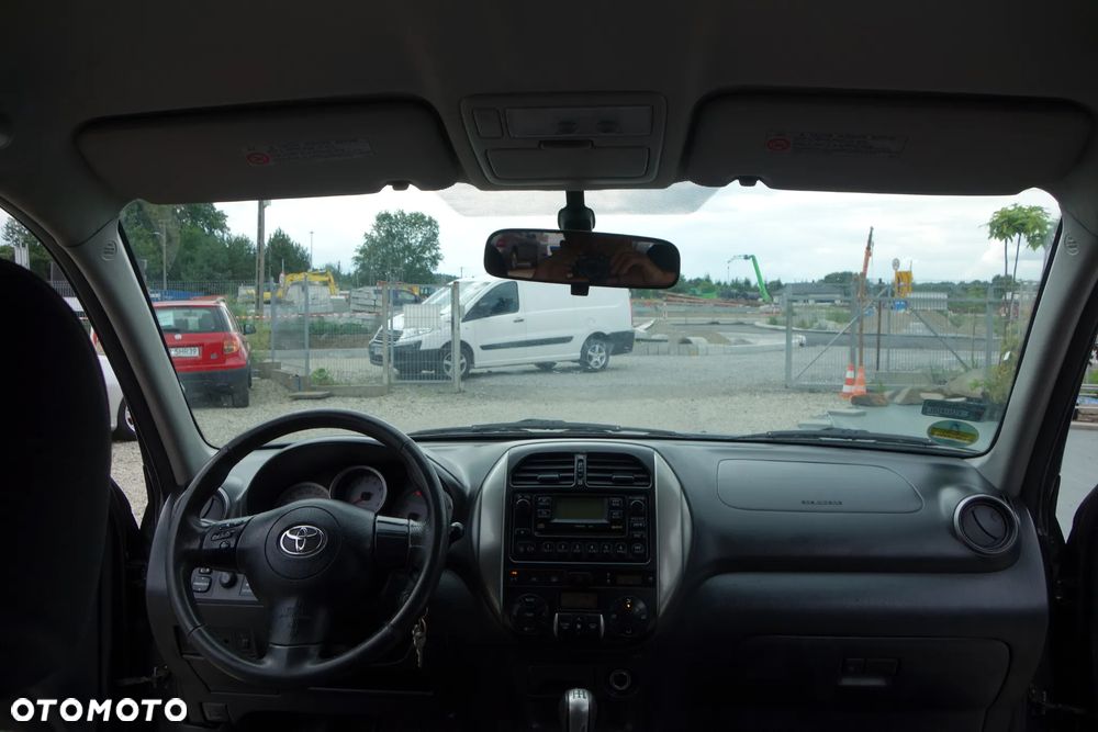 Toyota RAV4 2.0 VVT-i 4x4 - 25