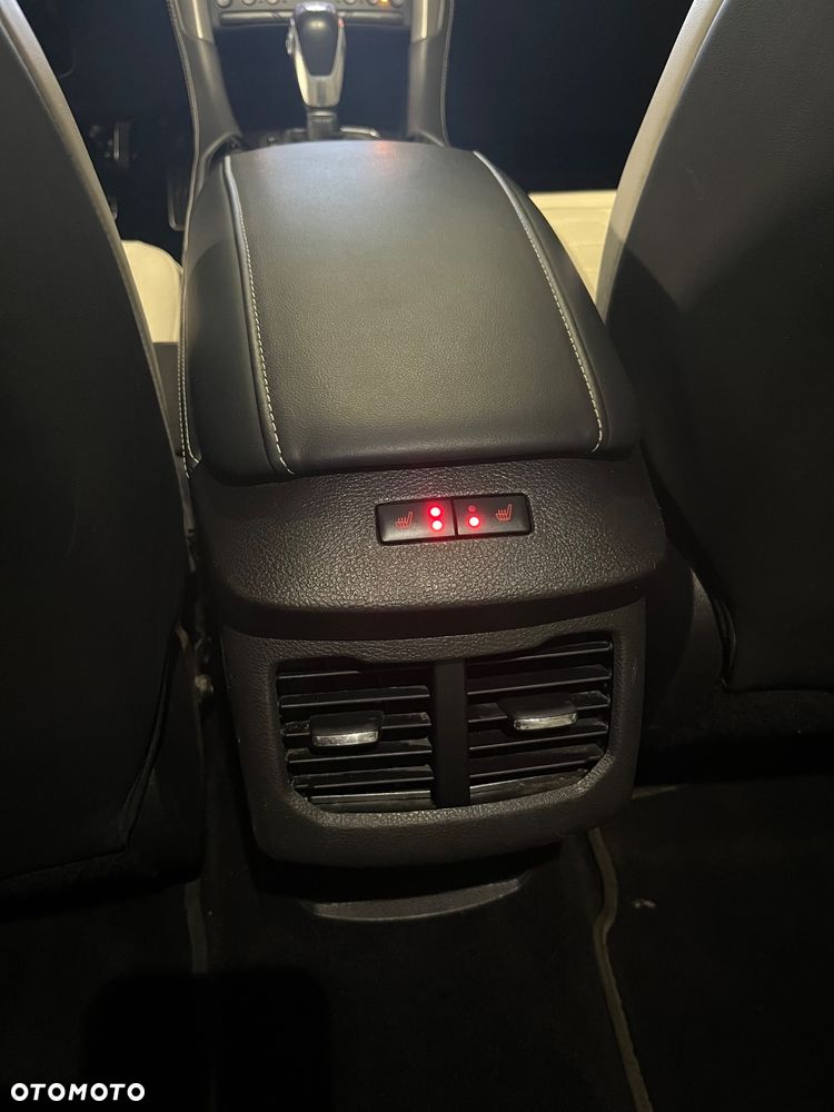 Ford Mondeo 2.0 Hybrid Vignale Plus - 17