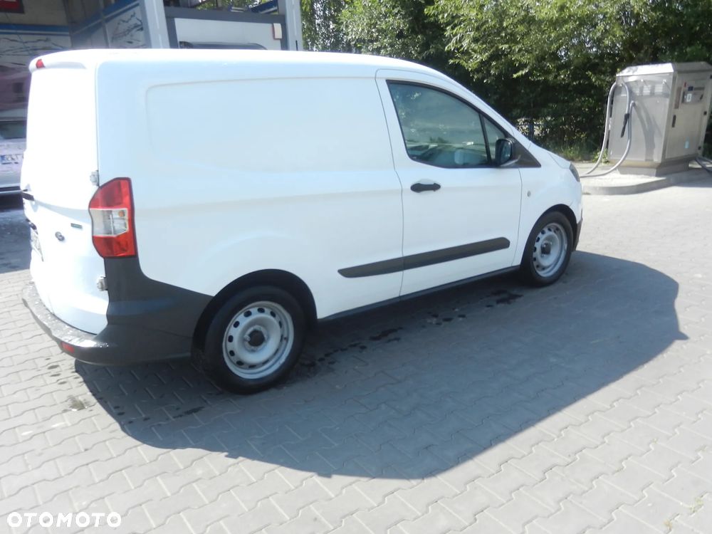 Ford Courier - 2