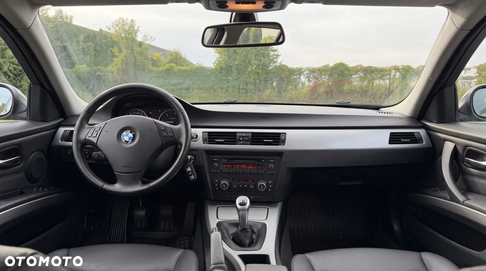 BMW Seria 3 320d - 8