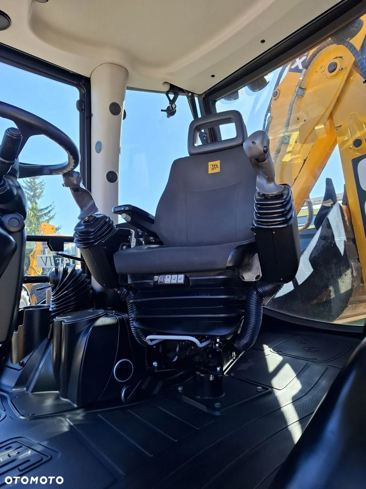 JCB 4CX - 37