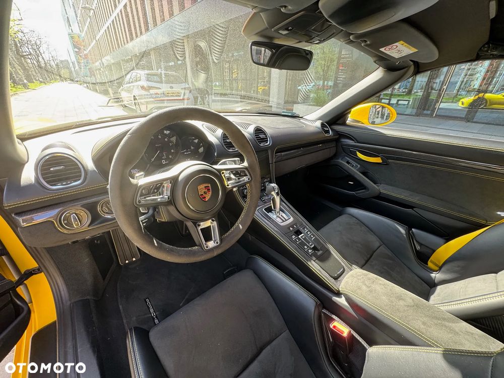 Porsche 718 Spyder - 6