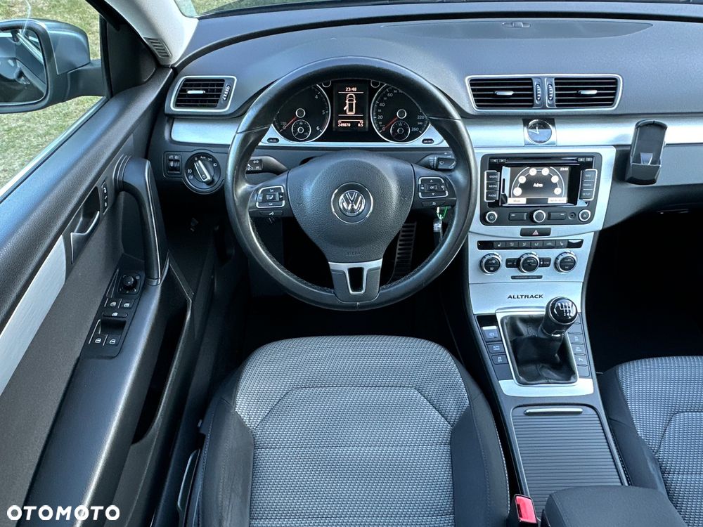 Volkswagen Passat 2.0 TDI DPF Highline - 31