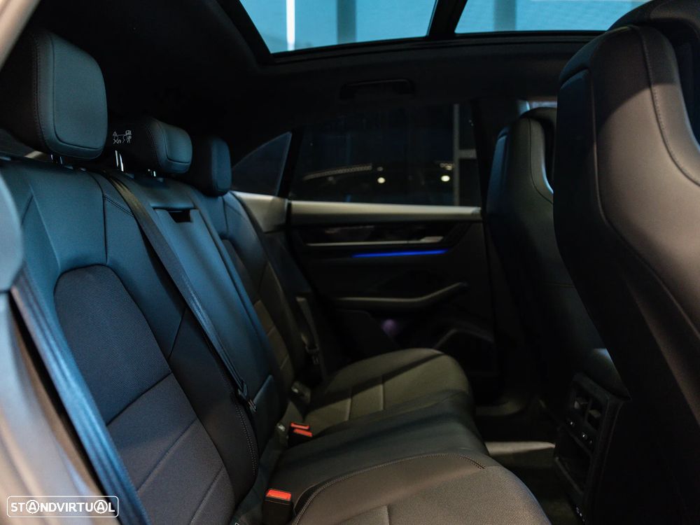 Porsche Macan Electric - 29