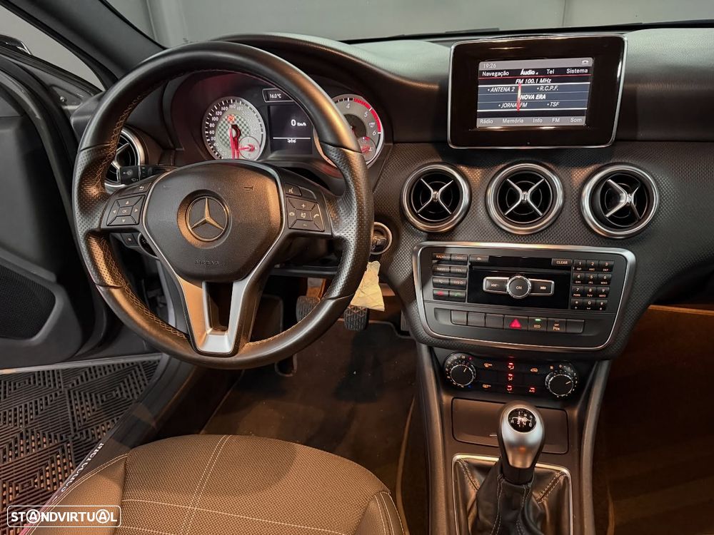 Mercedes-Benz A 180 d AMG Line - 18