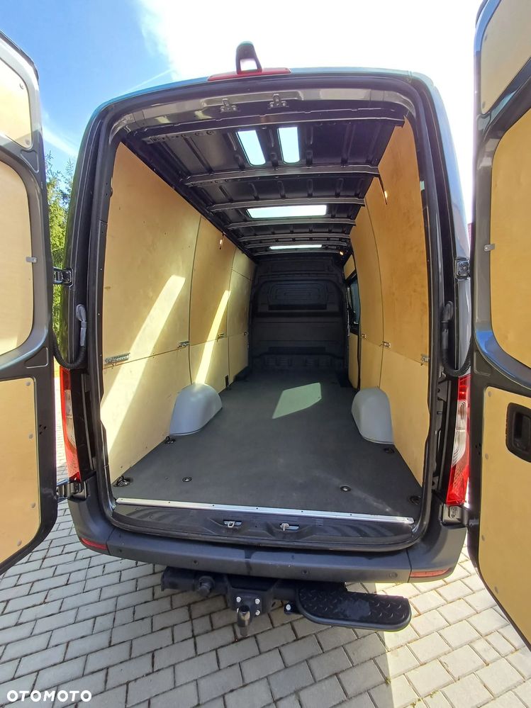 Mercedes-Benz Sprinter - 16