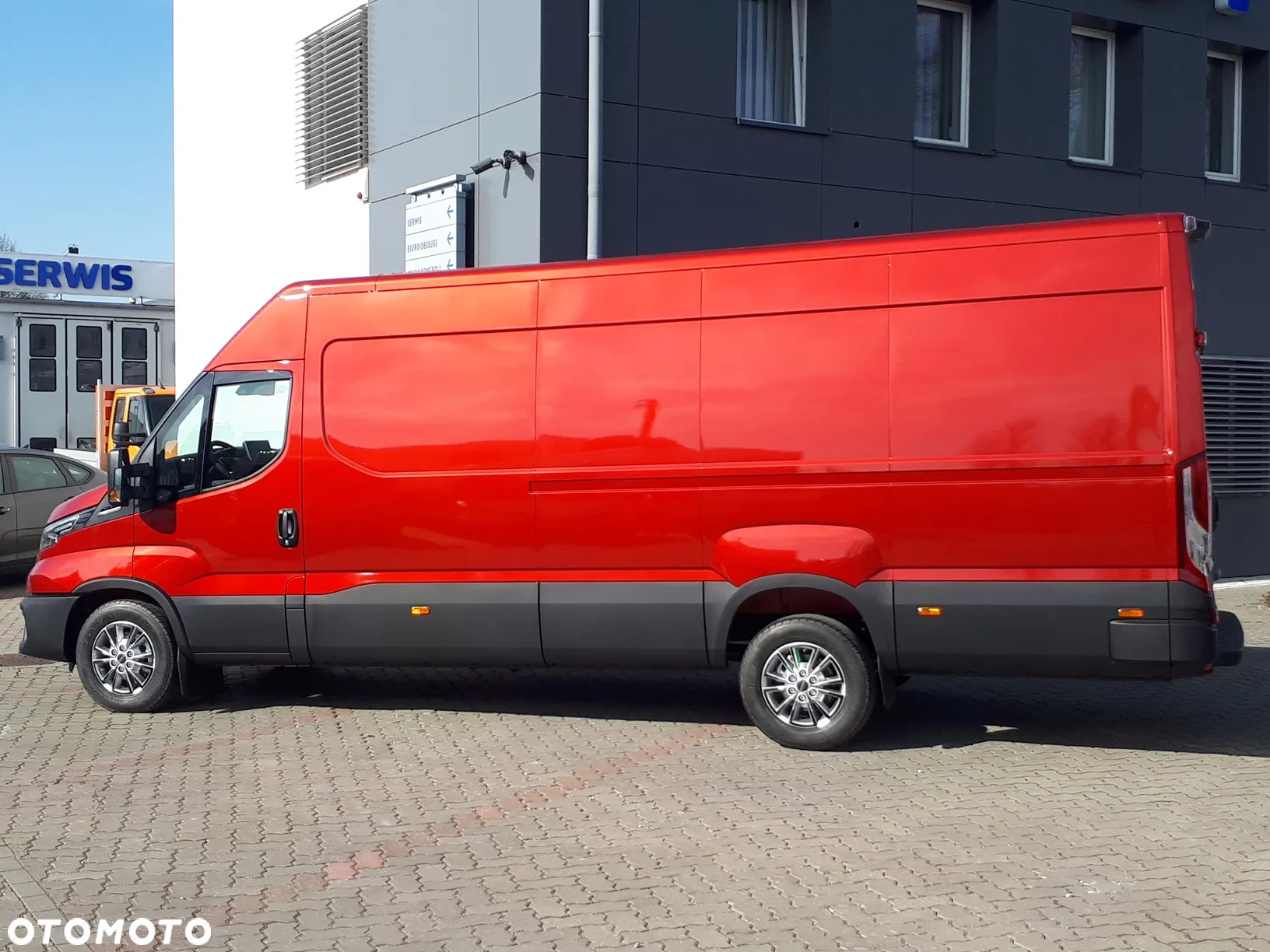 Iveco 35S21HA8V, rocznik 2025; czerwony metalizowany - 2