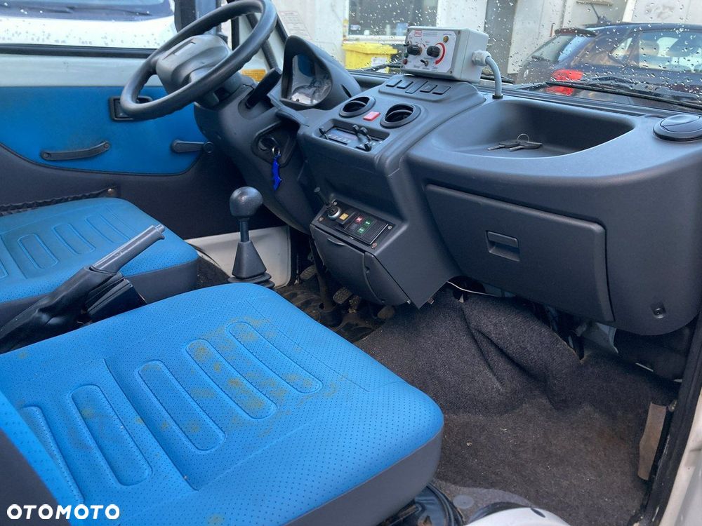 Inny PFAU Piaggio Porter 4X4 Skrzynia odśnieżarka Pług 5655km 2012 - 9