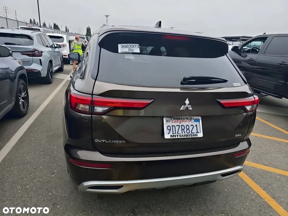 Mitsubishi Outlander - 5