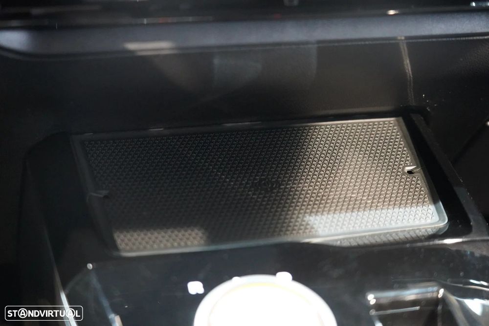 MG MG4 64 kWh Luxury - 25