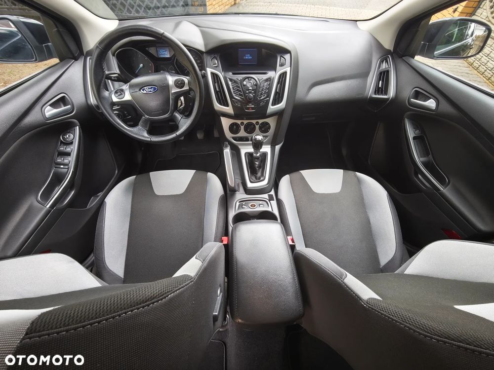 Ford Focus 1.6 TDCi DPF Champions Edition - 34