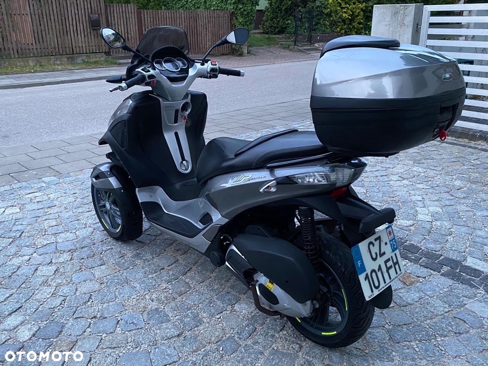 Piaggio MP-3 - 8