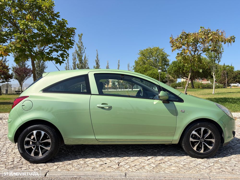 Opel Corsa 1.2 Cosmo Easytronic - 4