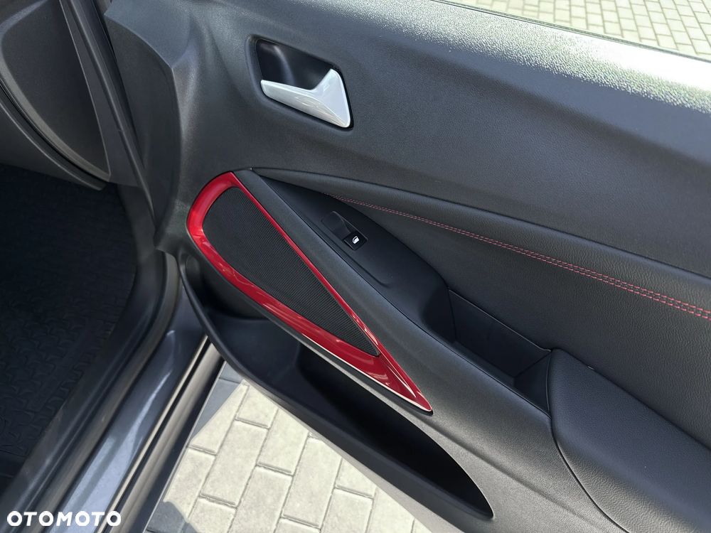 Opel Crossland 1.2 T GS Line - 21