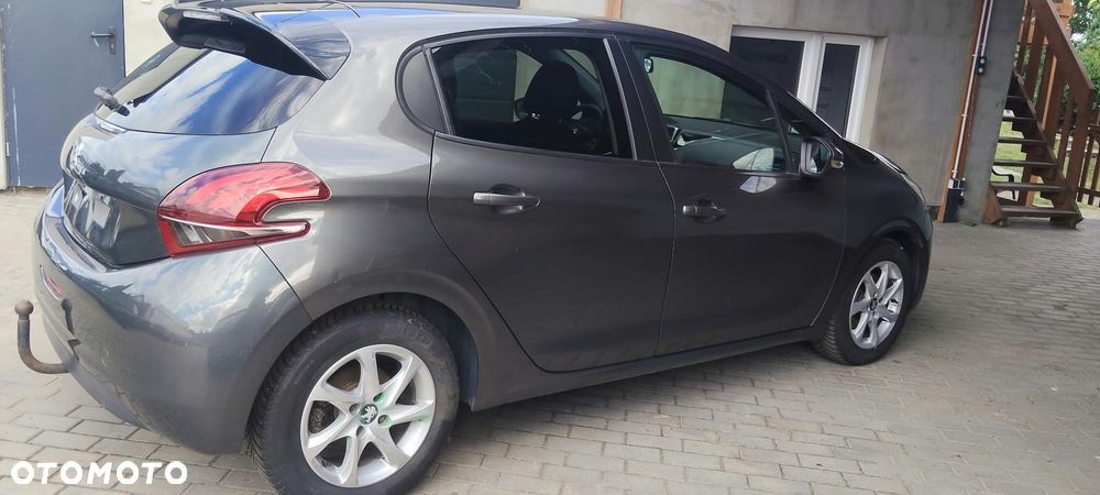 Peugeot 208 - 21