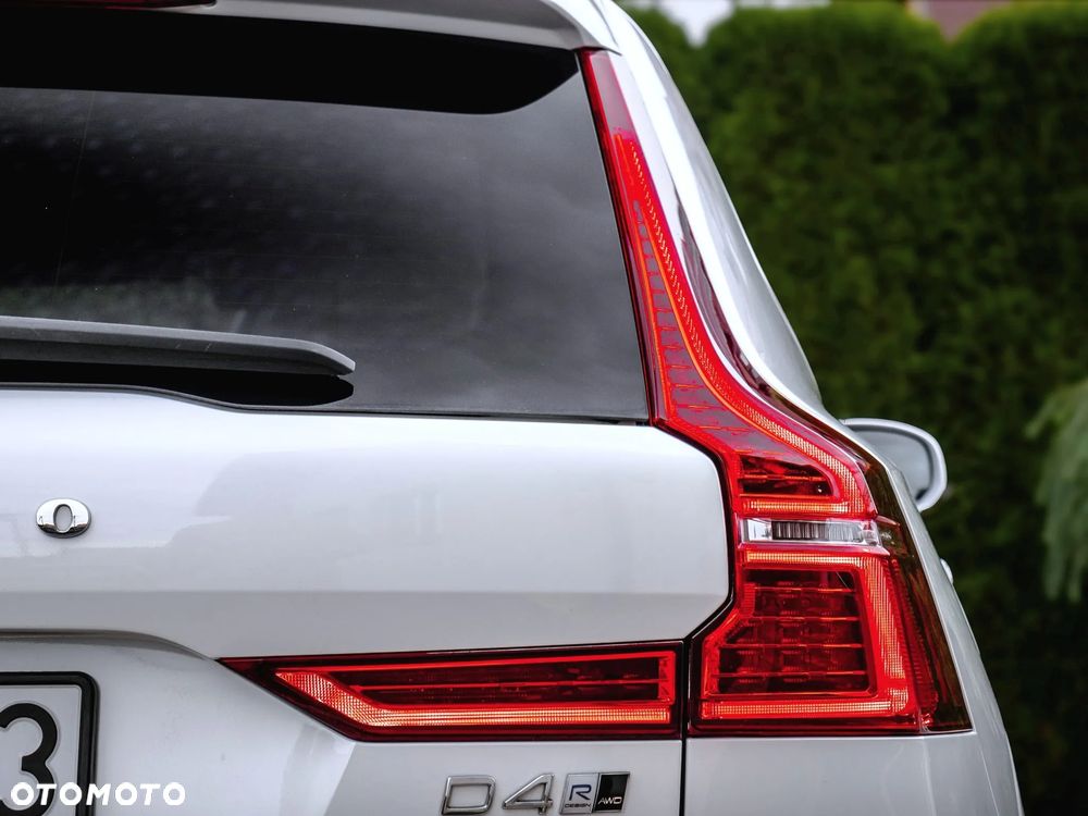 Volvo XC 60 D4 AWD Geartronic RDesign - 33