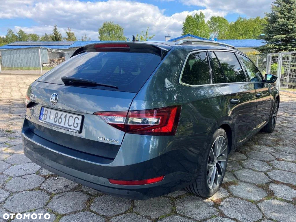 Skoda Superb 2.0 TDI SCR Style DSG - 4
