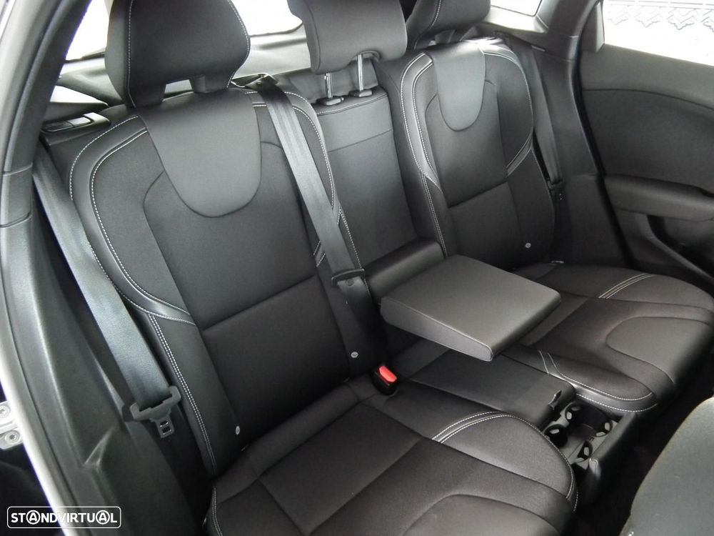 Volvo V40 2.0 D3 Momentum - 14
