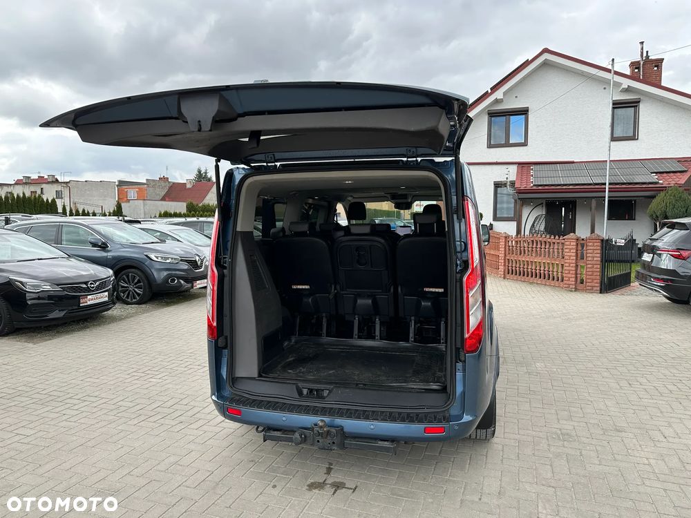 Ford Tourneo Custom - 30