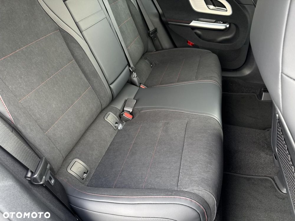 Mercedes-Benz CLA 200 mHEV 4-Matic 8G-DCT - 20