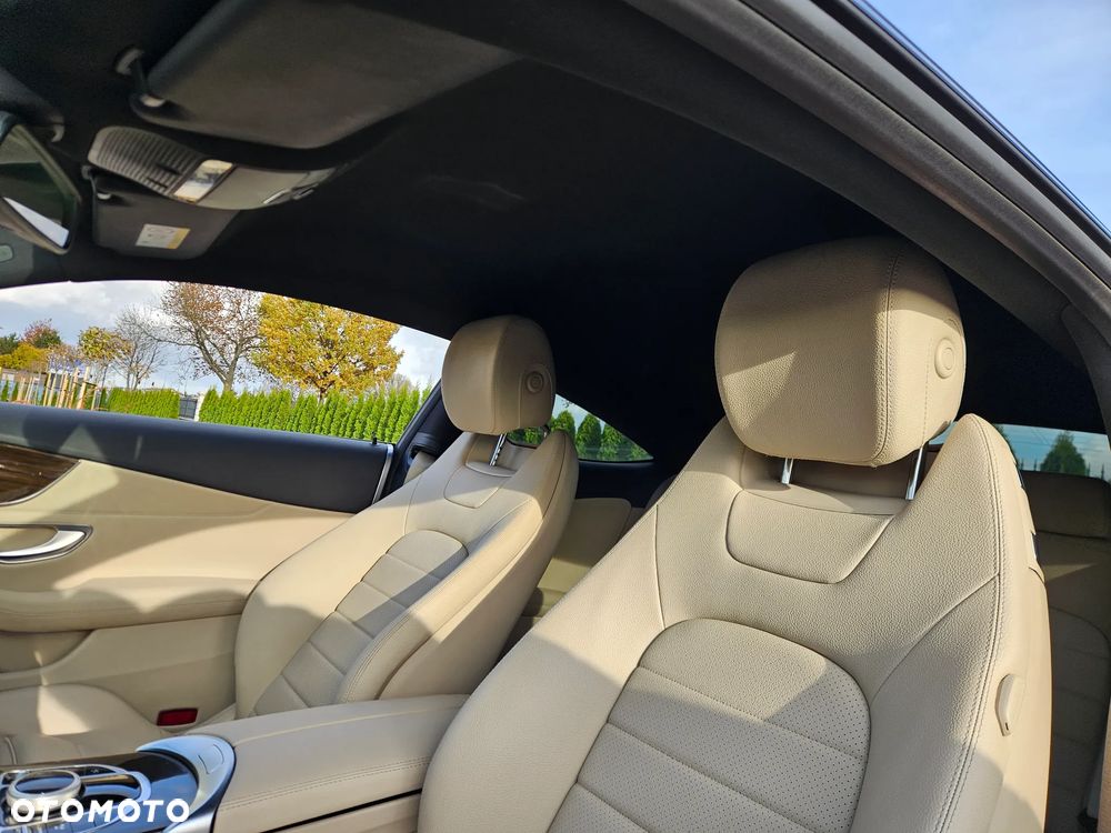 Mercedes-Benz Klasa C 300 9G-TRONIC - 22