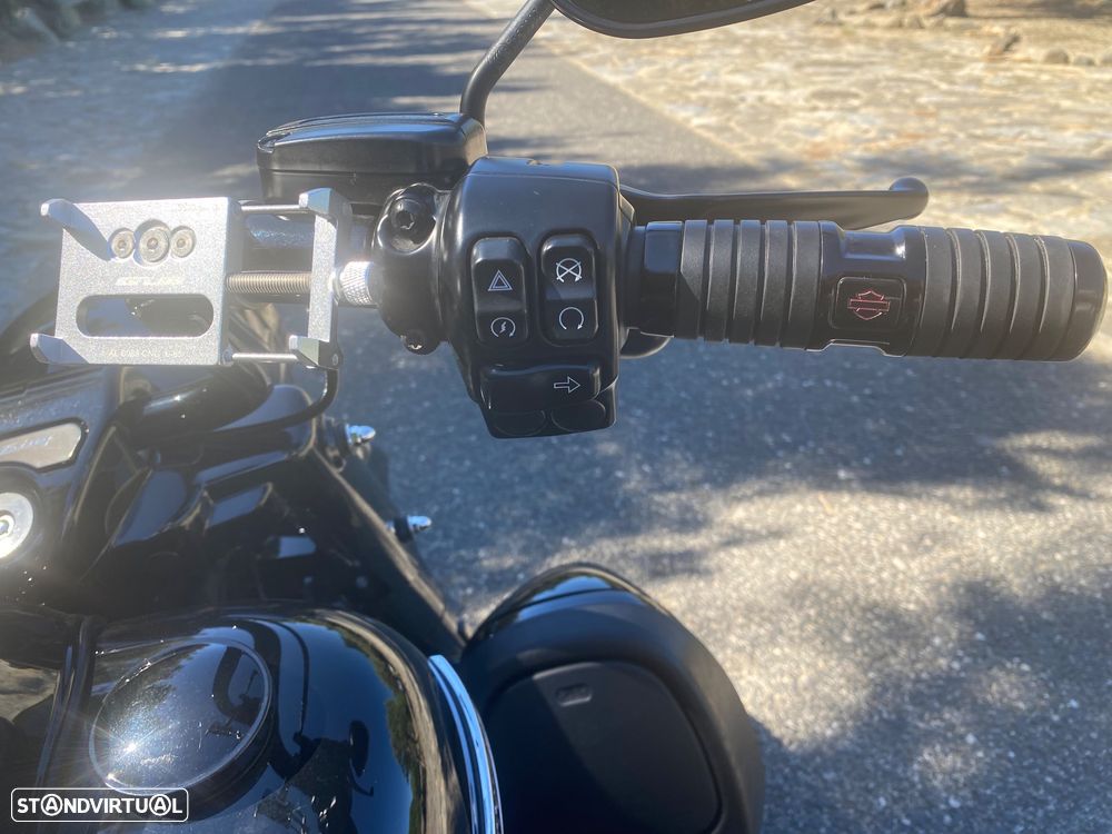 Harley-Davidson FLHR Road King Special - 14